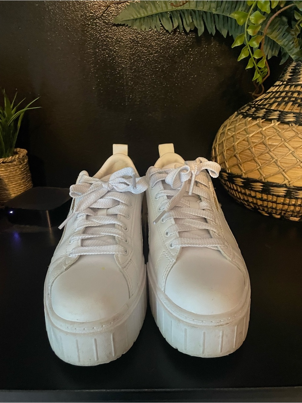 Puma White Low-Top Platform Sneakers with Gold Logo - Picture 5 of 7